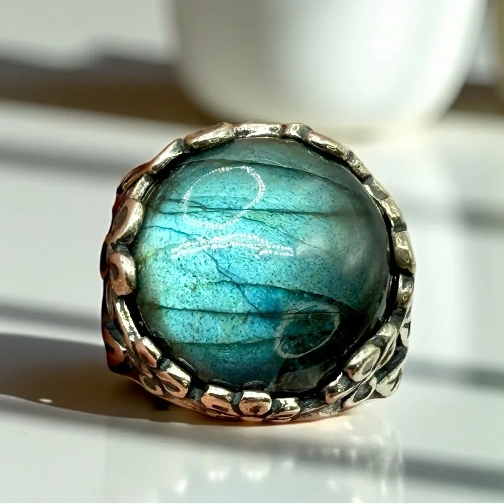 Sterling Silver Israel PZ Labradorite Floral Statement Ring – Size 8